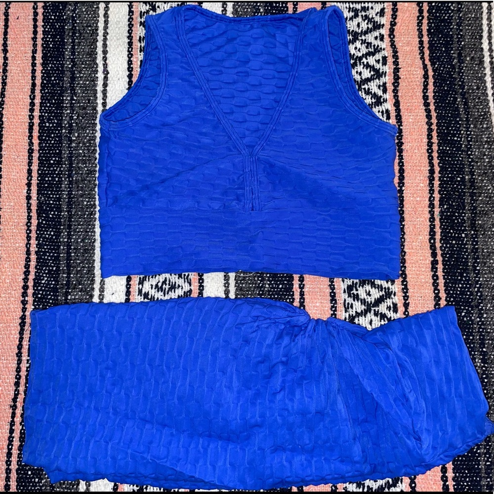 Brazilian two-piece athletic set scrunch booty